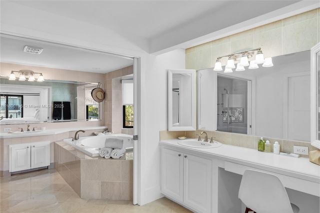 91 Iroquois Dr, Islamorada, FL 33036