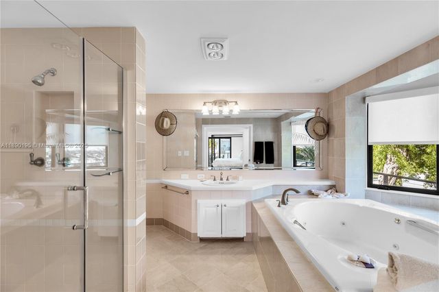 91 Iroquois Dr, Islamorada, FL 33036