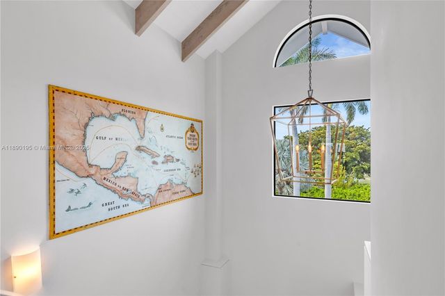 91 Iroquois Dr, Islamorada, FL 33036