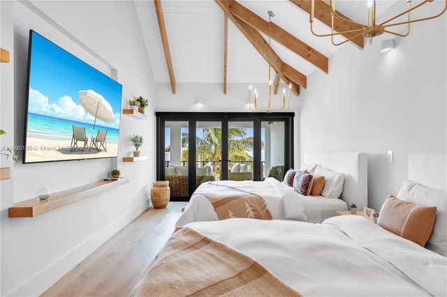 91 Iroquois Dr, Islamorada, FL 33036