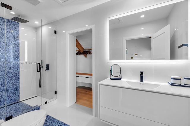 91 Iroquois Dr, Islamorada, FL 33036