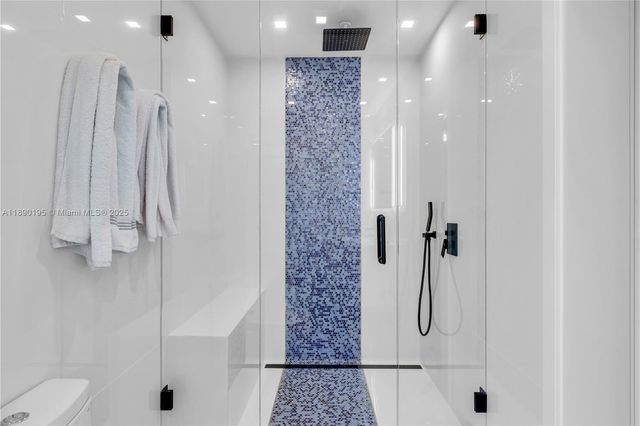 91 Iroquois Dr, Islamorada, FL 33036