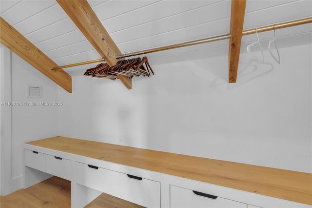 91 Iroquois Dr, Islamorada, FL 33036