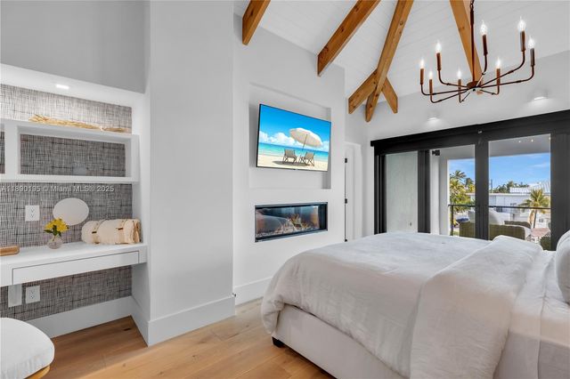 91 Iroquois Dr, Islamorada, FL 33036