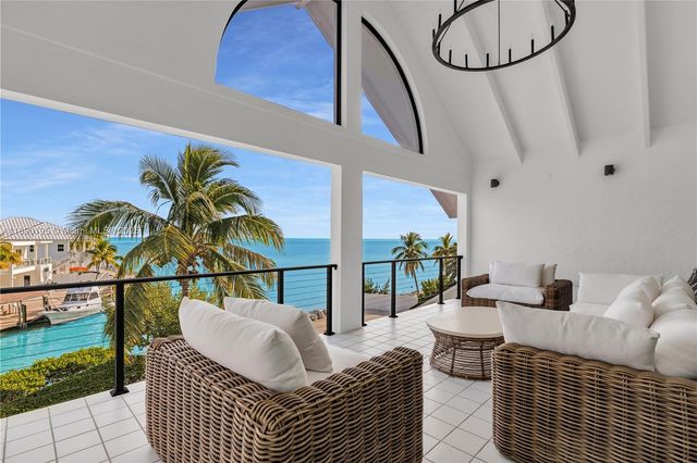 91 Iroquois Dr, Islamorada, FL 33036