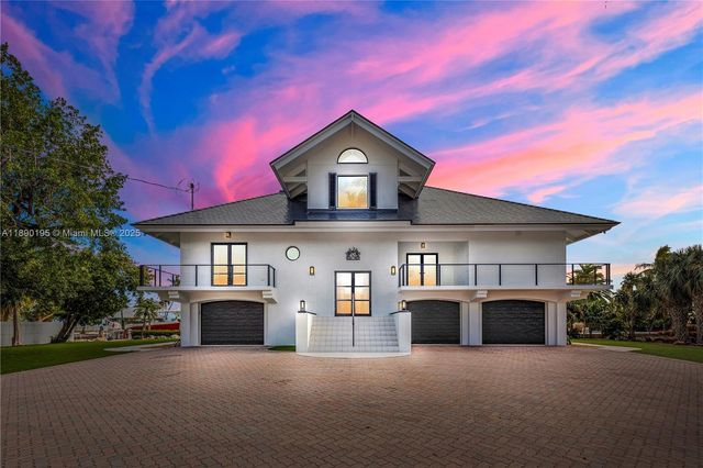 91 Iroquois Dr, Islamorada, FL 33036