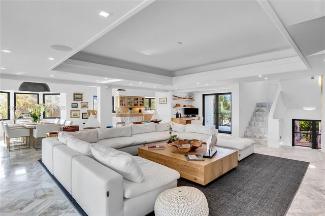 91 Iroquois Dr, Islamorada, FL 33036