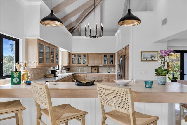 91 Iroquois Dr, Islamorada, FL 33036