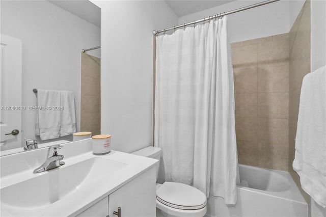 957 NE 211th Street, Miami, FL 33179