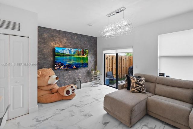 957 NE 211th Street, Miami, FL 33179