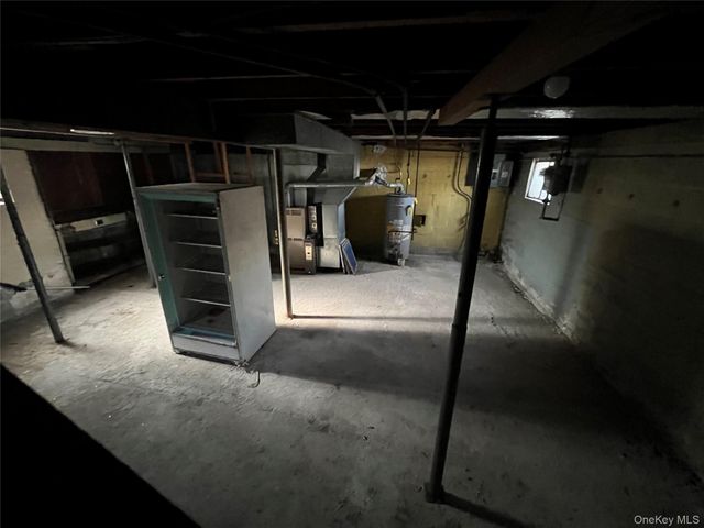 8 Ketewomoke Drive, Halesite, NY 11743