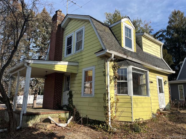 8 Ketewomoke Drive, Halesite, NY 11743