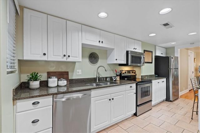 5129 Wyandotte Street 1, Kansas City, MO 64112