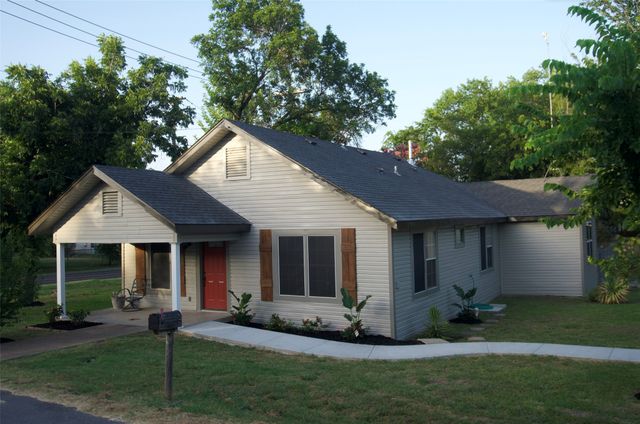 400 S Mable Street, Ferris, TX 75125