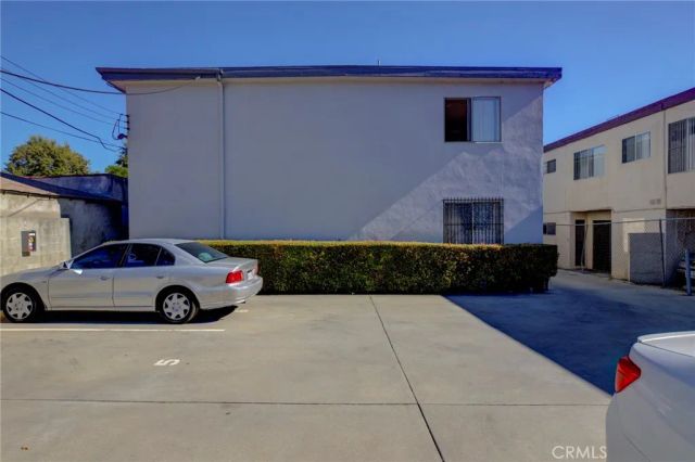 2615 Chariton Street, Los Angeles, CA 90034