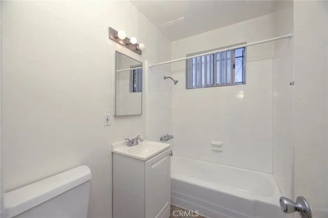 2615 Chariton Street, Los Angeles, CA 90034