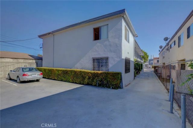 2615 Chariton Street, Los Angeles, CA 90034