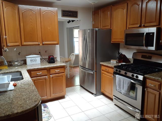 11 Sheffield Court, Old Bridge, NJ 08857