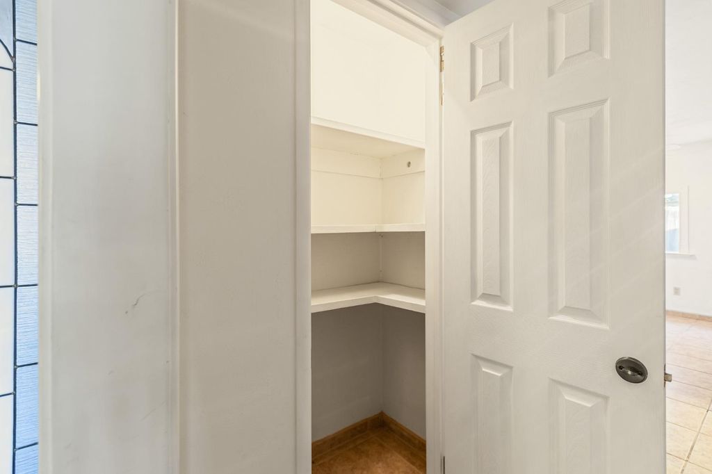 Image 15 of property listing at 637 N Village Green Street, Porterville, CA 93257