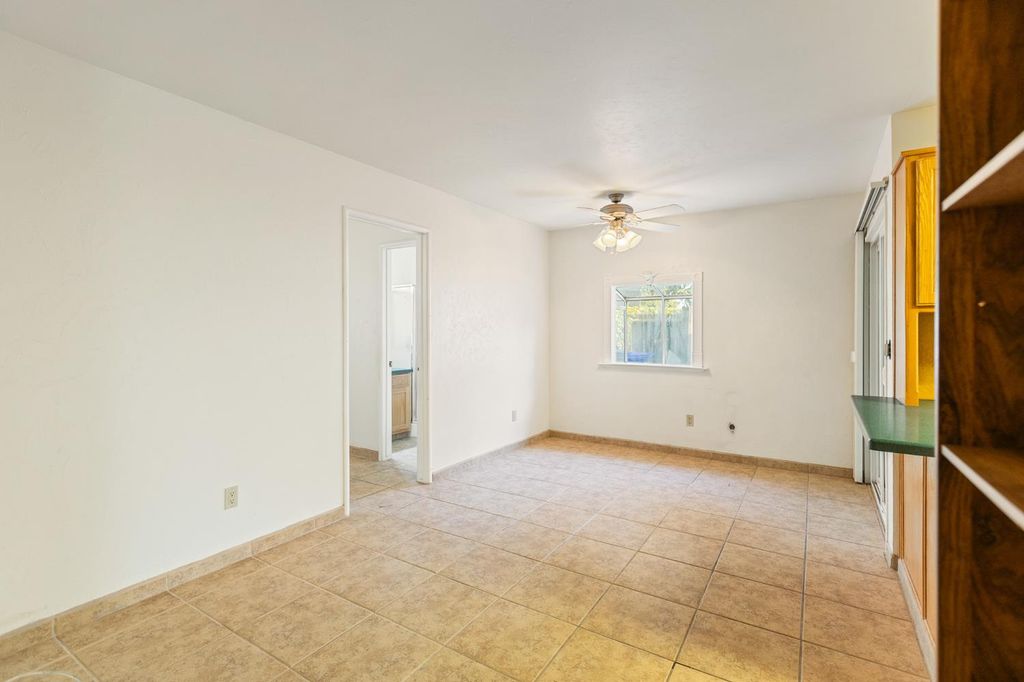 Image 18 of property listing at 637 N Village Green Street, Porterville, CA 93257