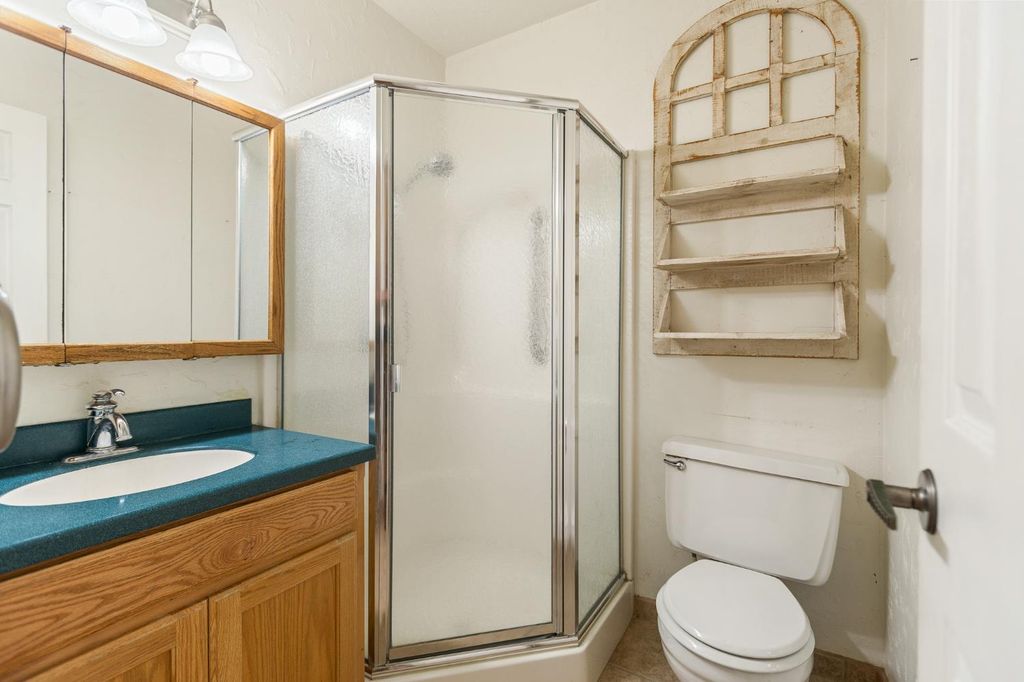 Image 23 of property listing at 637 N Village Green Street, Porterville, CA 93257