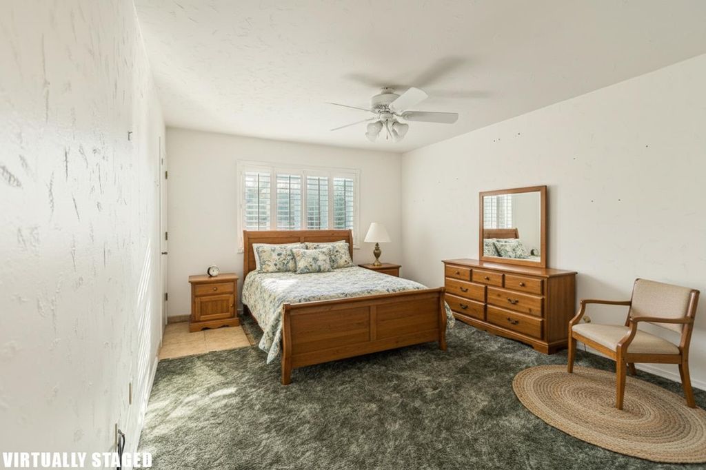 Image 27 of property listing at 637 N Village Green Street, Porterville, CA 93257