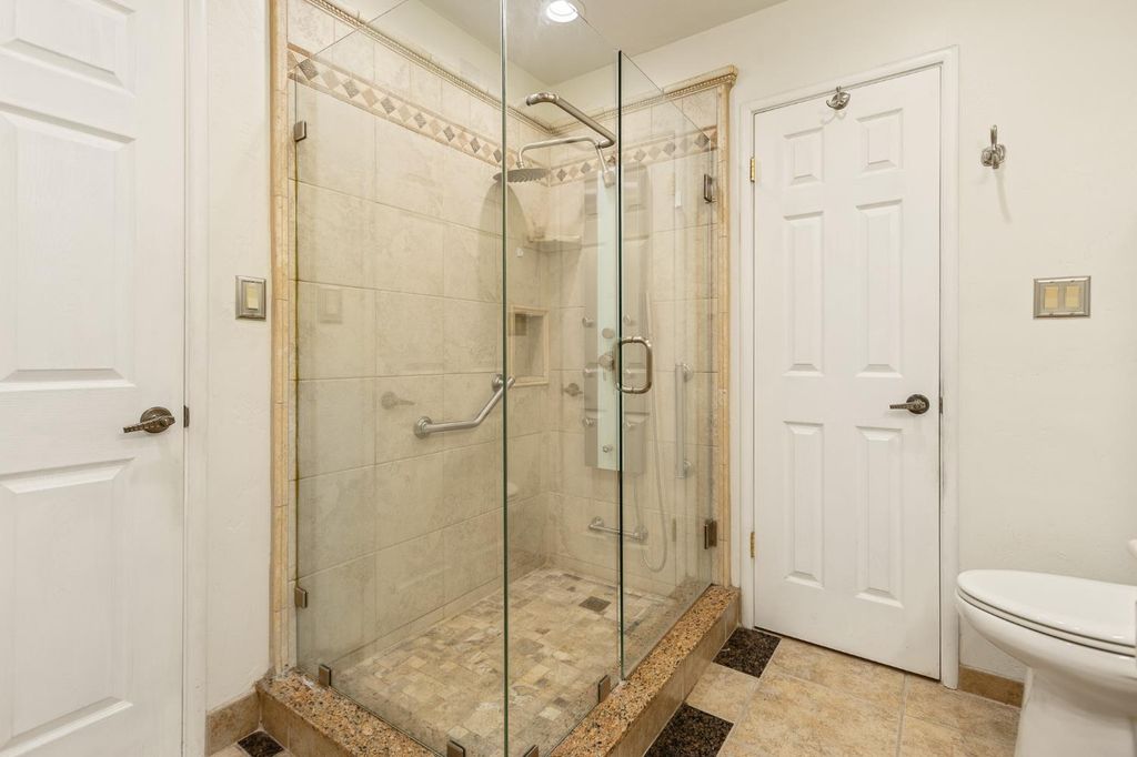 Image 33 of property listing at 637 N Village Green Street, Porterville, CA 93257