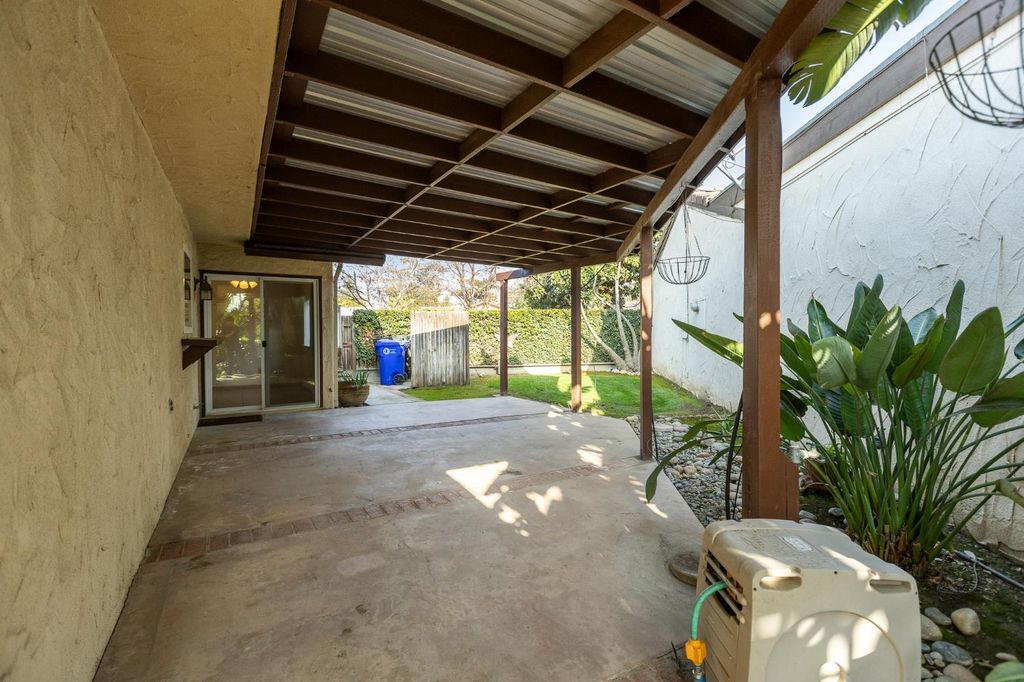 Image 39 of property listing at 637 N Village Green Street, Porterville, CA 93257