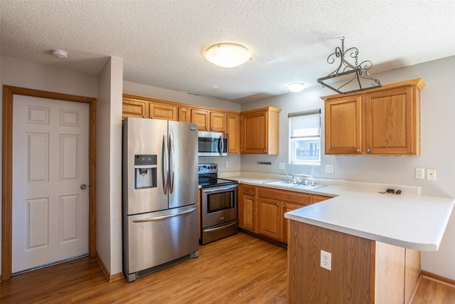 3208 SW Olde Ivy Circle, Ankeny, IA 50023