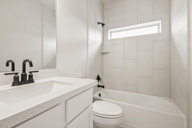 128 Peninsula Point Drive, Montgomery, TX 77356