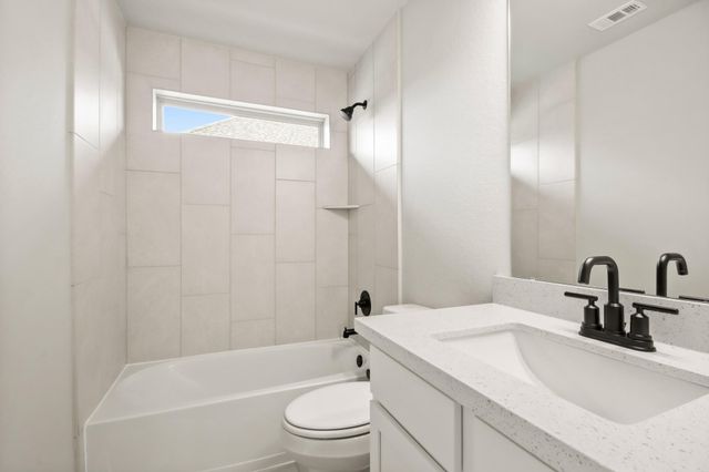 128 Peninsula Point Drive, Montgomery, TX 77356