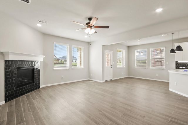 128 Peninsula Point Drive, Montgomery, TX 77356