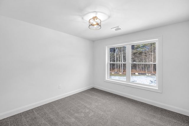 32 Country Ln, Palmer, MA 01069