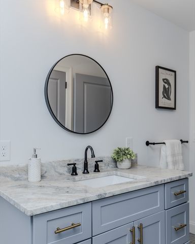 32 Country Ln, Palmer, MA 01069