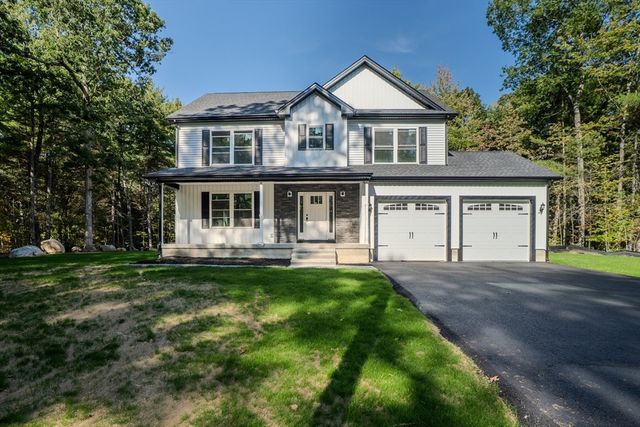 32 Country Ln, Palmer, MA 01069
