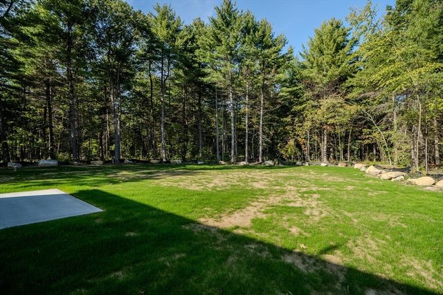 32 Country Ln, Palmer, MA 01069