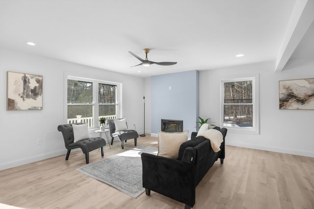 32 Country Ln, Palmer, MA 01069