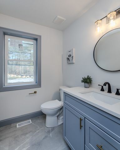 32 Country Ln, Palmer, MA 01069