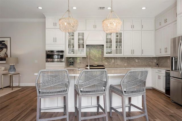 134 E TAMPA AVENUE, Venice, FL 34285