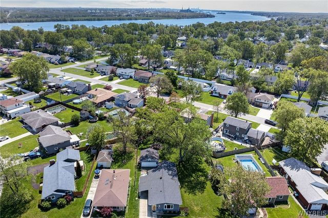 1335 East Park Road, Grand Island, NY 14072