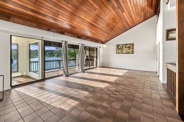 16 Lakeview Manor, Huntsville, TX 77340
