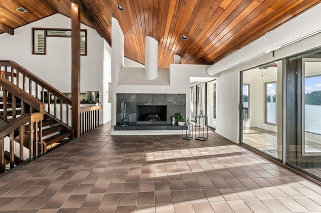 16 Lakeview Manor, Huntsville, TX 77340