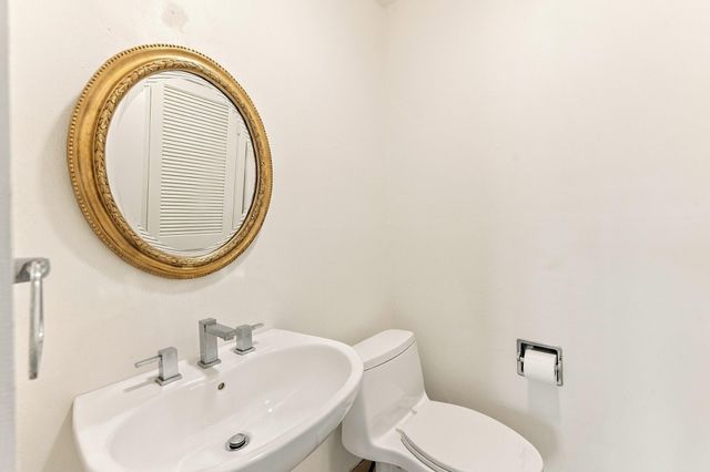 16 Lakeview Manor, Huntsville, TX 77340
