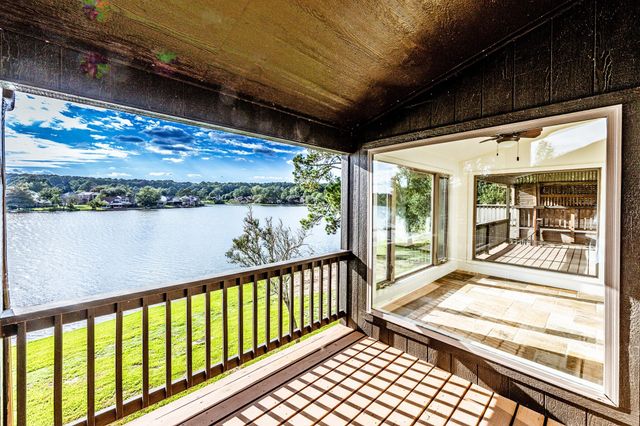 16 Lakeview Manor, Huntsville, TX 77340