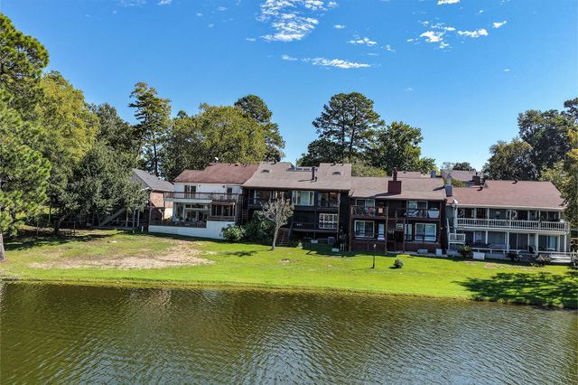 16 Lakeview Manor, Huntsville, TX 77340