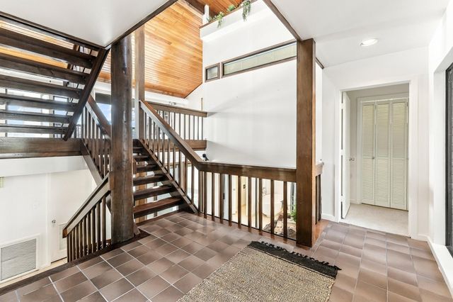 16 Lakeview Manor, Huntsville, TX 77340