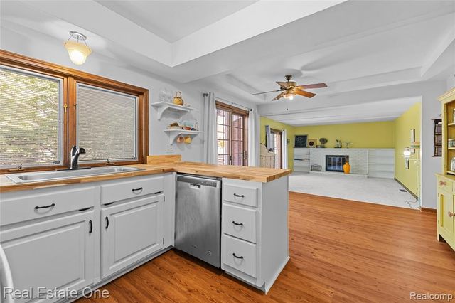 4931 Calvert Drive, Troy, MI 48085