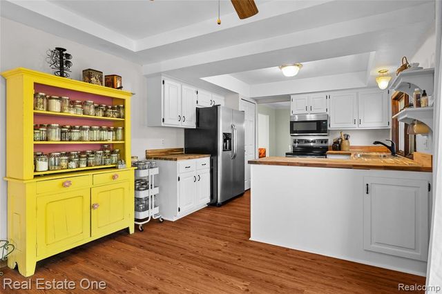 4931 Calvert Drive, Troy, MI 48085