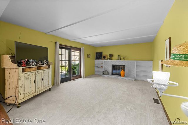 4931 Calvert Drive, Troy, MI 48085