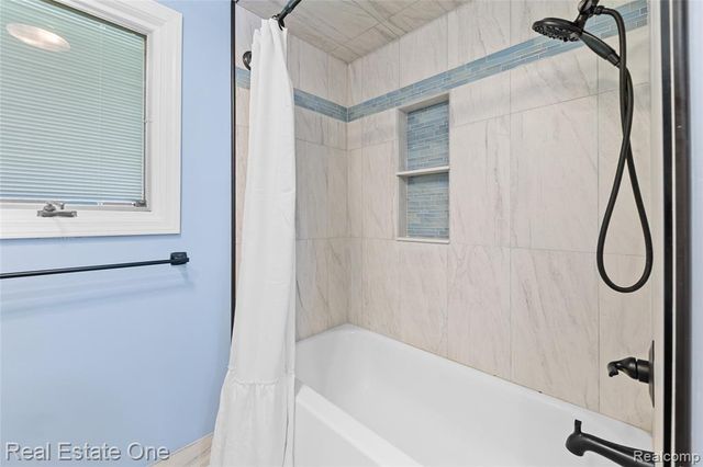 4931 Calvert Drive, Troy, MI 48085